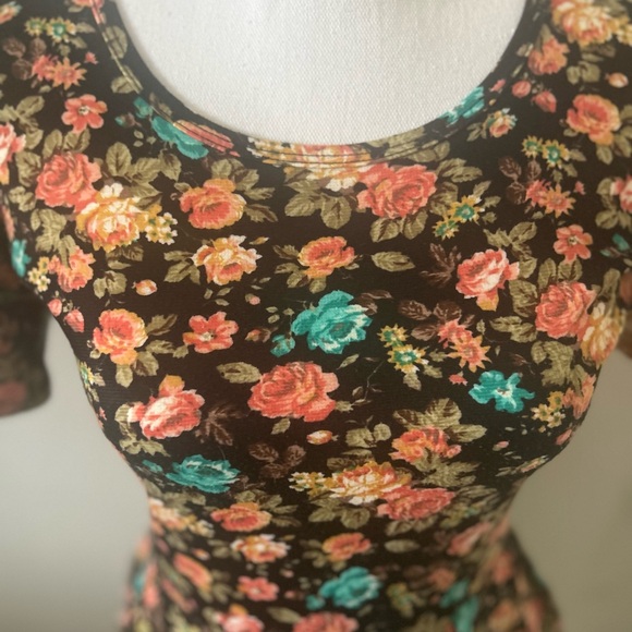 LulaRoe Floral Amelia Dress - Picture 2 of 4